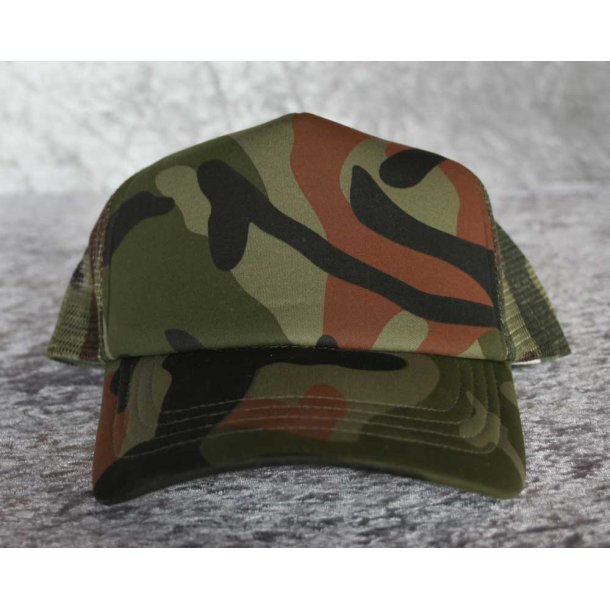 Gr&oslash;n carmoflage cap.