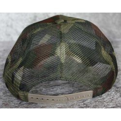 Gr&oslash;n carmoflage cap.