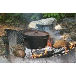 Kogegrej og madlavning udendørs.